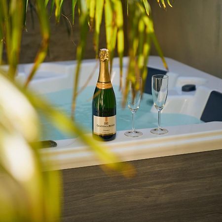 Suite Atypique - Jacuzzi Privatif En Centre Ville De Коньяк Екстер'єр фото